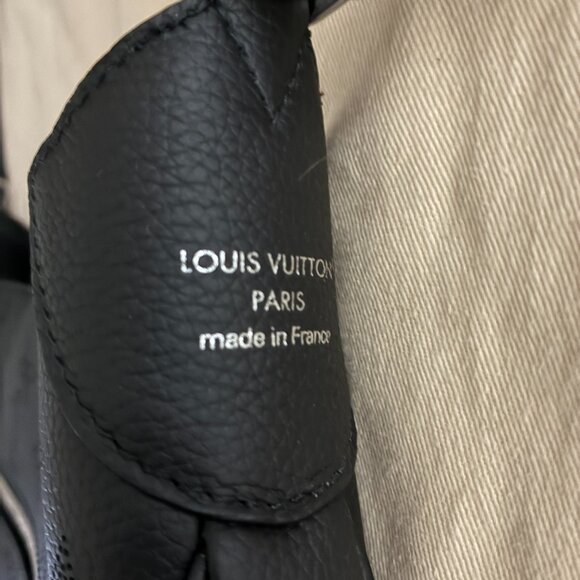 Louis Vuitton All Around Mahina Shoulder/Crossbody Bag-Black-EUC AUTHENTIC - Picture 12 of 15